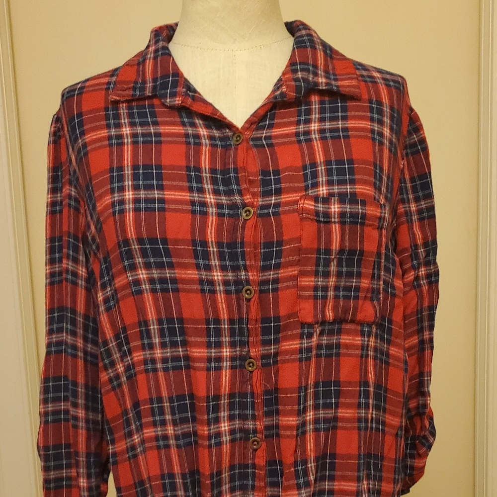 Women's plaid tops